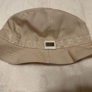 GUCCI Women’s Bucket Hat (authentic)